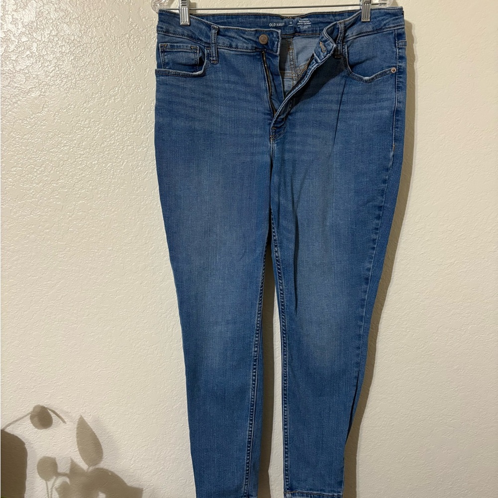 Old Navy High Rise Rockstar Super Skinny Jeans